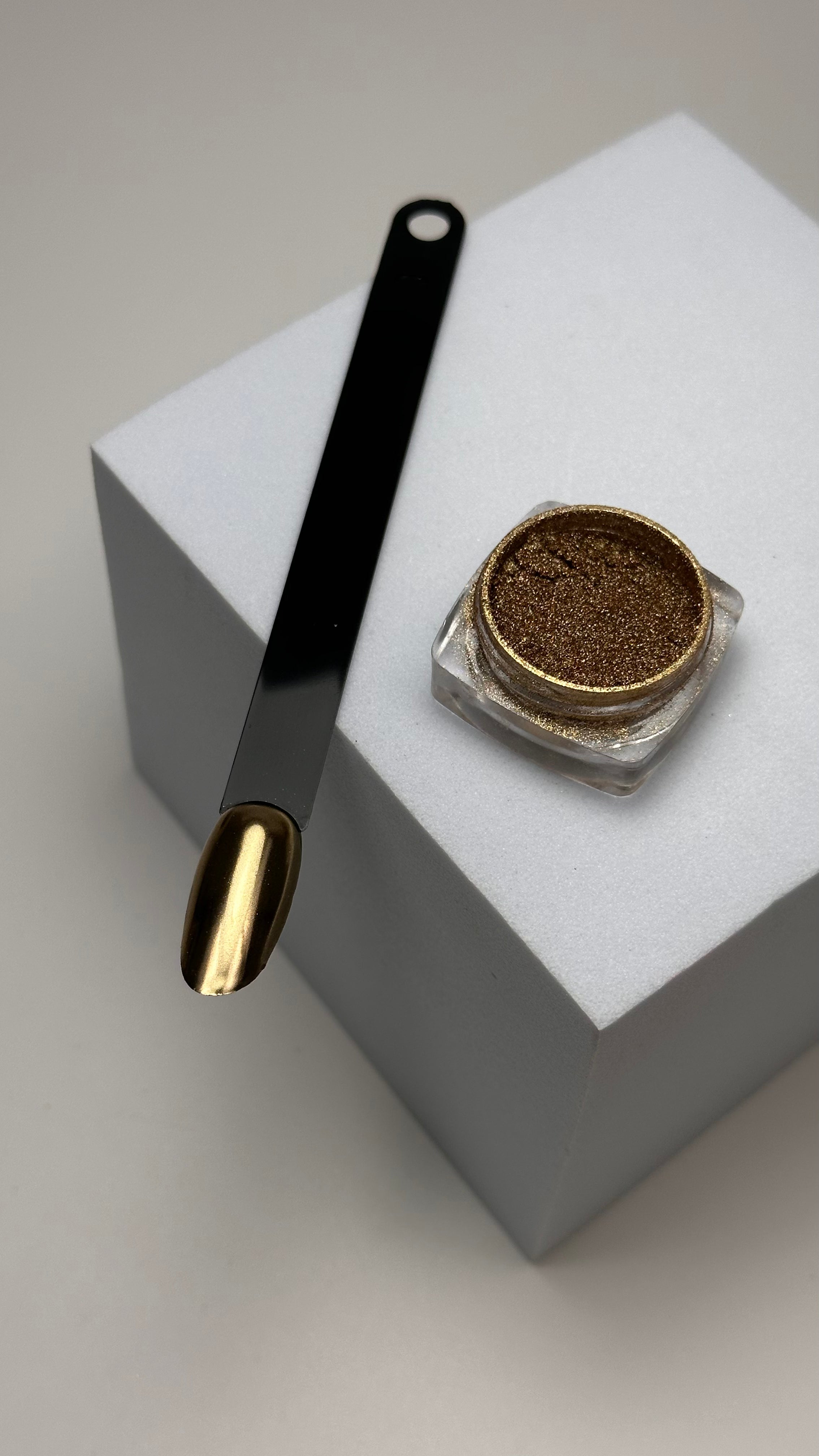 MuseGel Pure Gold Chrome Powder in jar - high-quality gold nail pigment