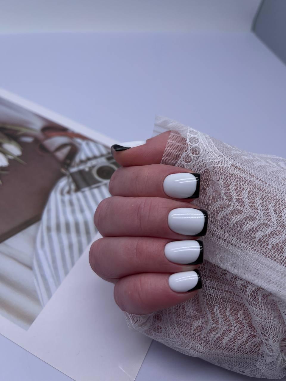 Perfect White Medium Viscosity Colour Base – 12 ml

Create timeless and flawless manicures with our Medium Viscosity Color Base Gel in Perfect White. This pure, clean white shade is ideal for elegant French tips, sleek minimalist nail designs, or as a base for vibrant and artistic nail art. Its full-coverage formula delivers a smooth, even finish, perfect for all seasons and occasions.

The Perfect White tone pairs beautifully with any design, adding a sophisticated and polished look to your nails. With its