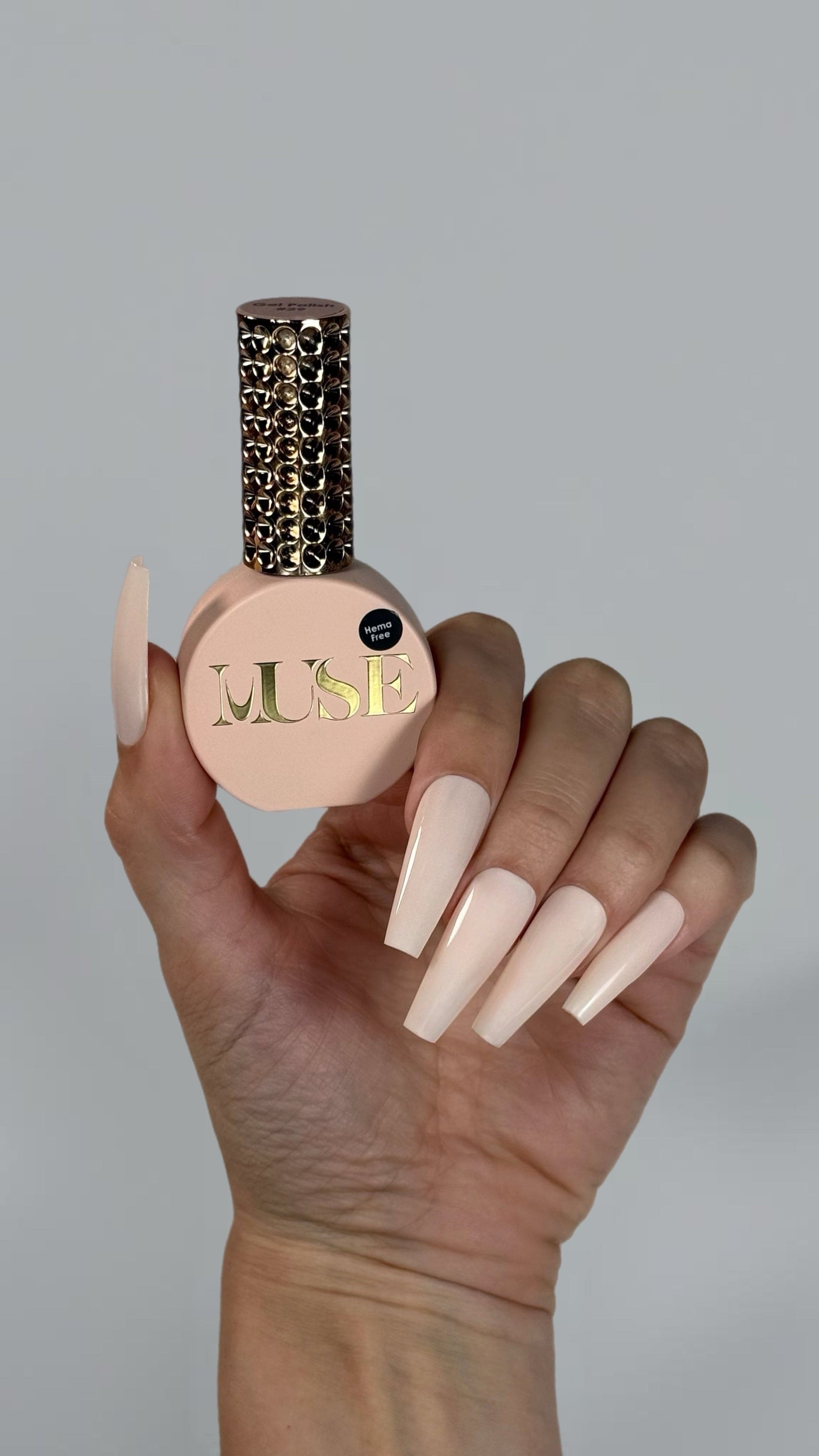 For a classic, minimalist manicure, Coffee Cream creates a beautifully balanced, understated look. Pair it with bronze or gold accents for an upscale, luxe finish, or try ombre gradients to elevate your style. Use it as a versatile base for geometric nail art or botanical designs for a subtle yet stylish effect. Add a gloss topcoat for extra depth or a touch of sparkle for a refined finish.