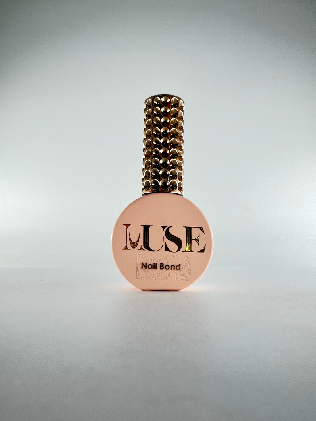 a clear, quick-drying formula designed to improve adhesion for long-lasting nail polish wear. Ideal for natural nails, this primer helps prevent chipping and peeling, providing a smooth base for a flawless manicure. Suitable for professional and at-home use.