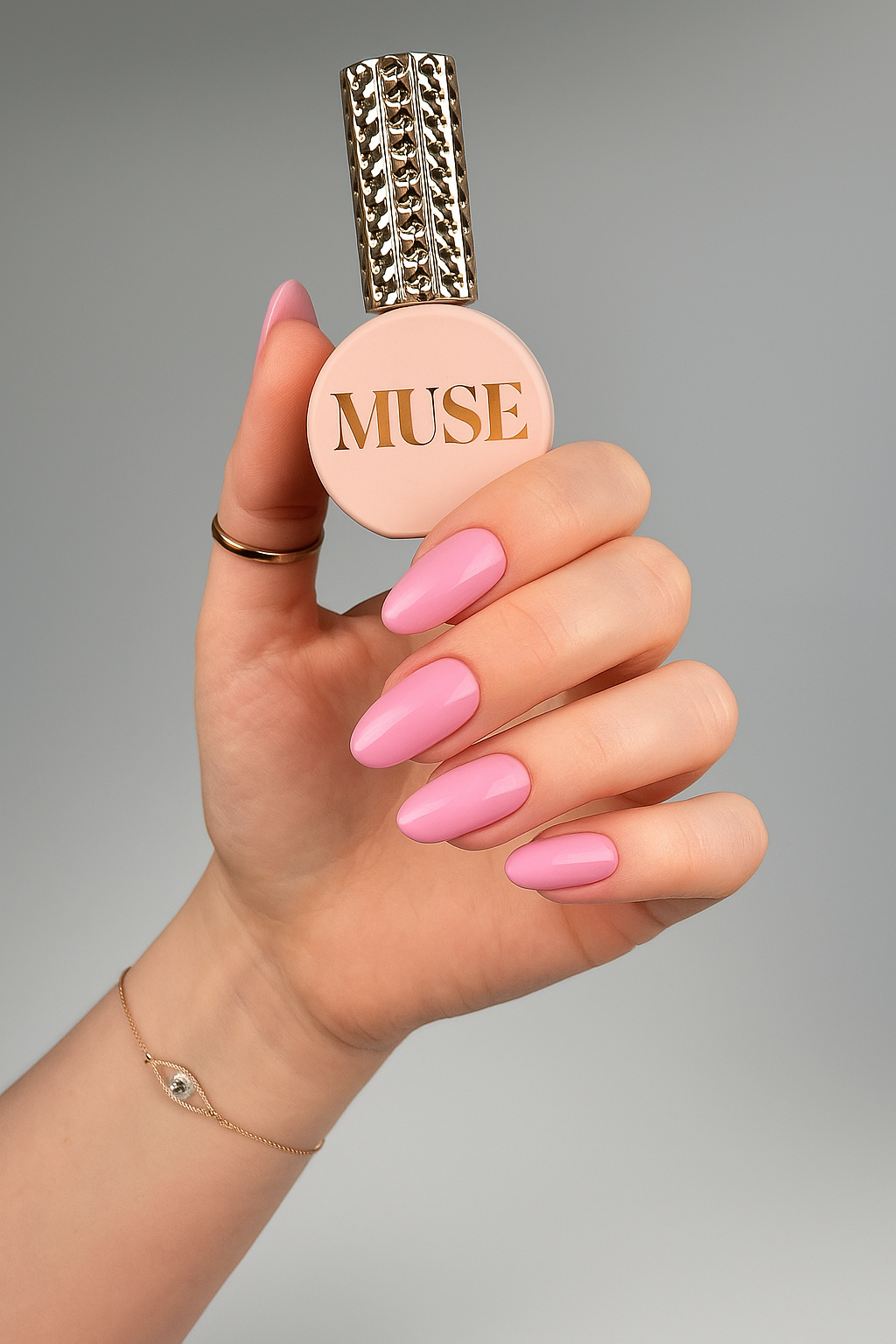 Creator Base Gel #43 Ideal Natural Pink for elegant French manicures and nail art.