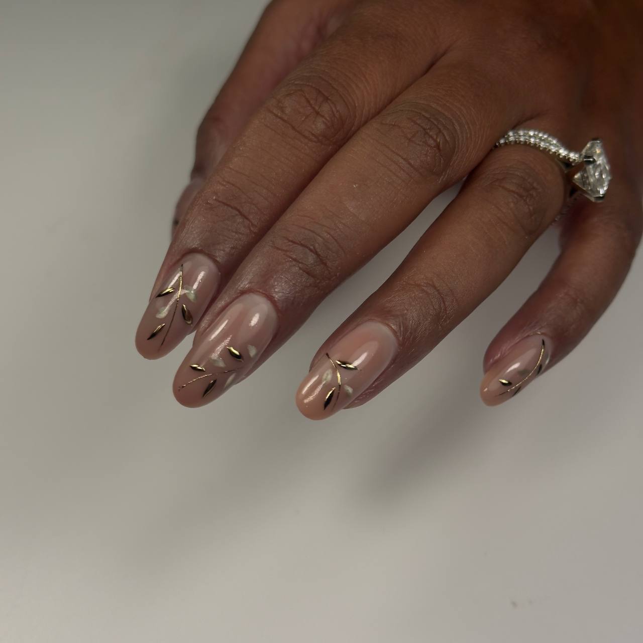Hand with beige nail polish and gold star designs on a neutral background

Cool Brown builder sculpting gel with a soft taupe tone. HEMA & TPO free, vegan, self-leveling, long wear. Perfect for overlays, sculpting & natural neutrals.