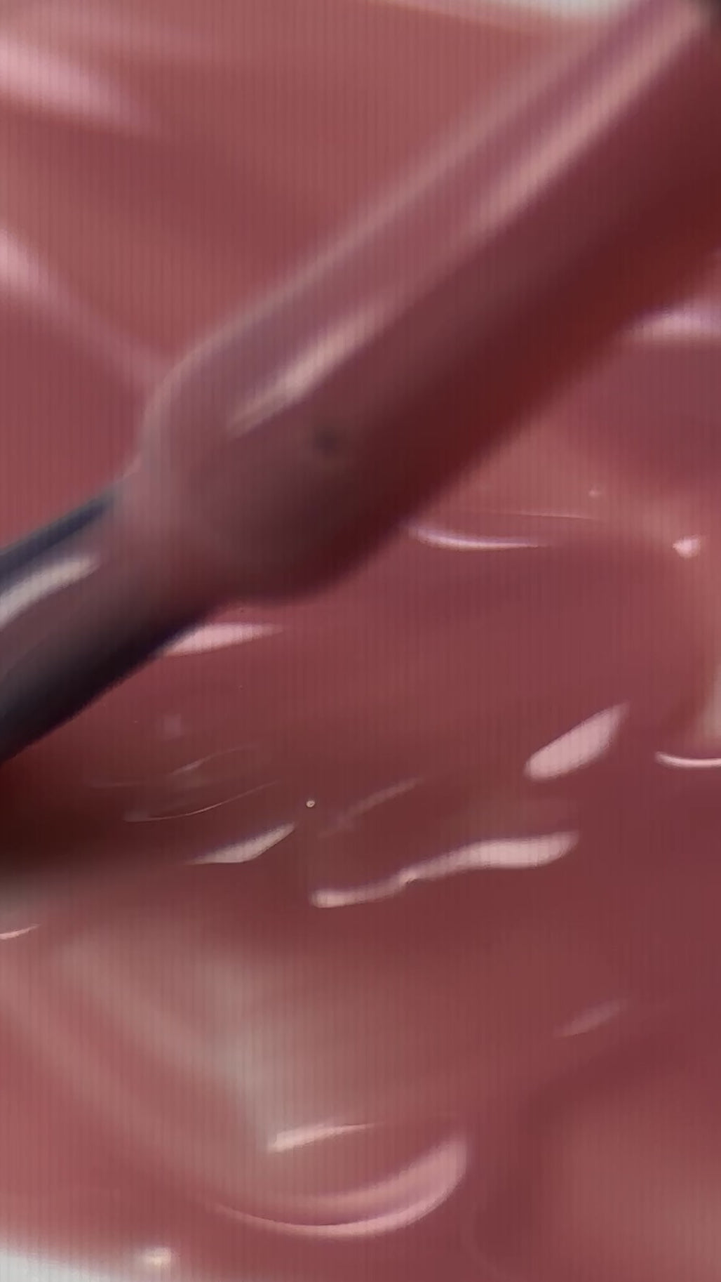 Medium viscosity nude-brown base gel ideal for overlays, sculpting, and precision nail art.